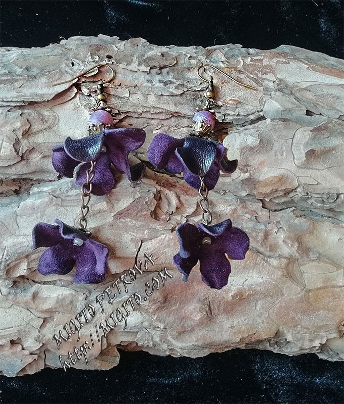 Ръчно изработени обеци от естествена кожа и камъни