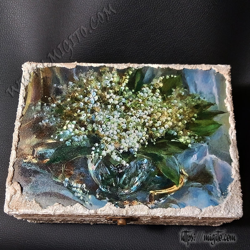 Кутия с каменна дантела и момина сълза