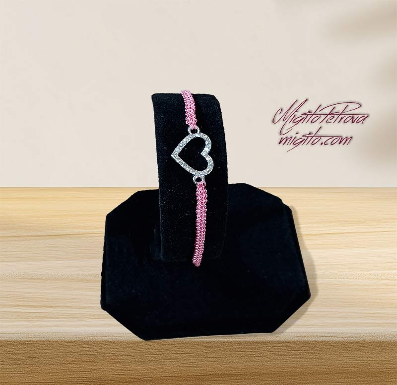 Розова тънка плетена гривна с метален елемент сърце