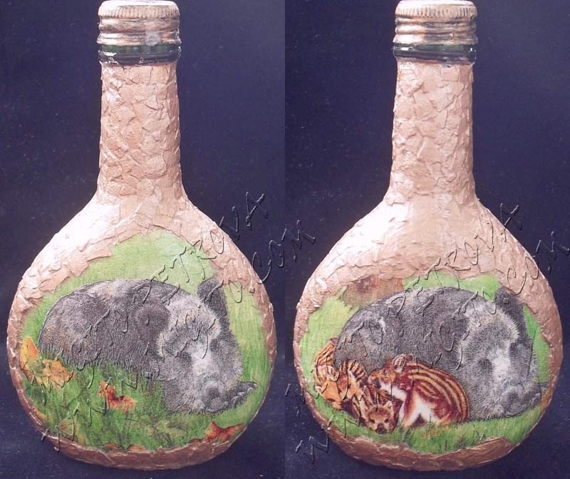 Малка бутилка с диви прасета